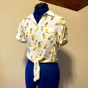 Pineapple front-tie shirt 🍍